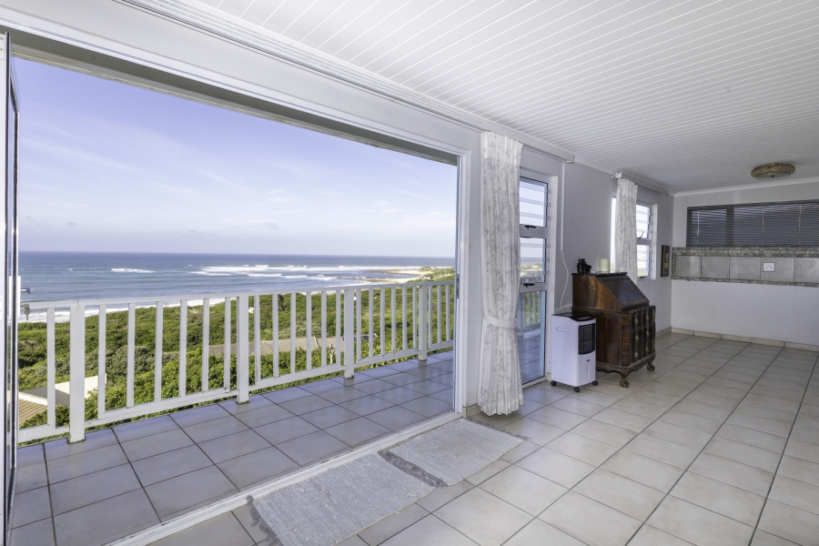 11 Bedroom Property for Sale in West Beach Eastern Cape